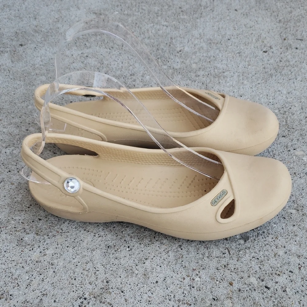 Crocs Womens Olivia Slingback Iconic Comfort Shoes Size 7 Lightweight Neutral